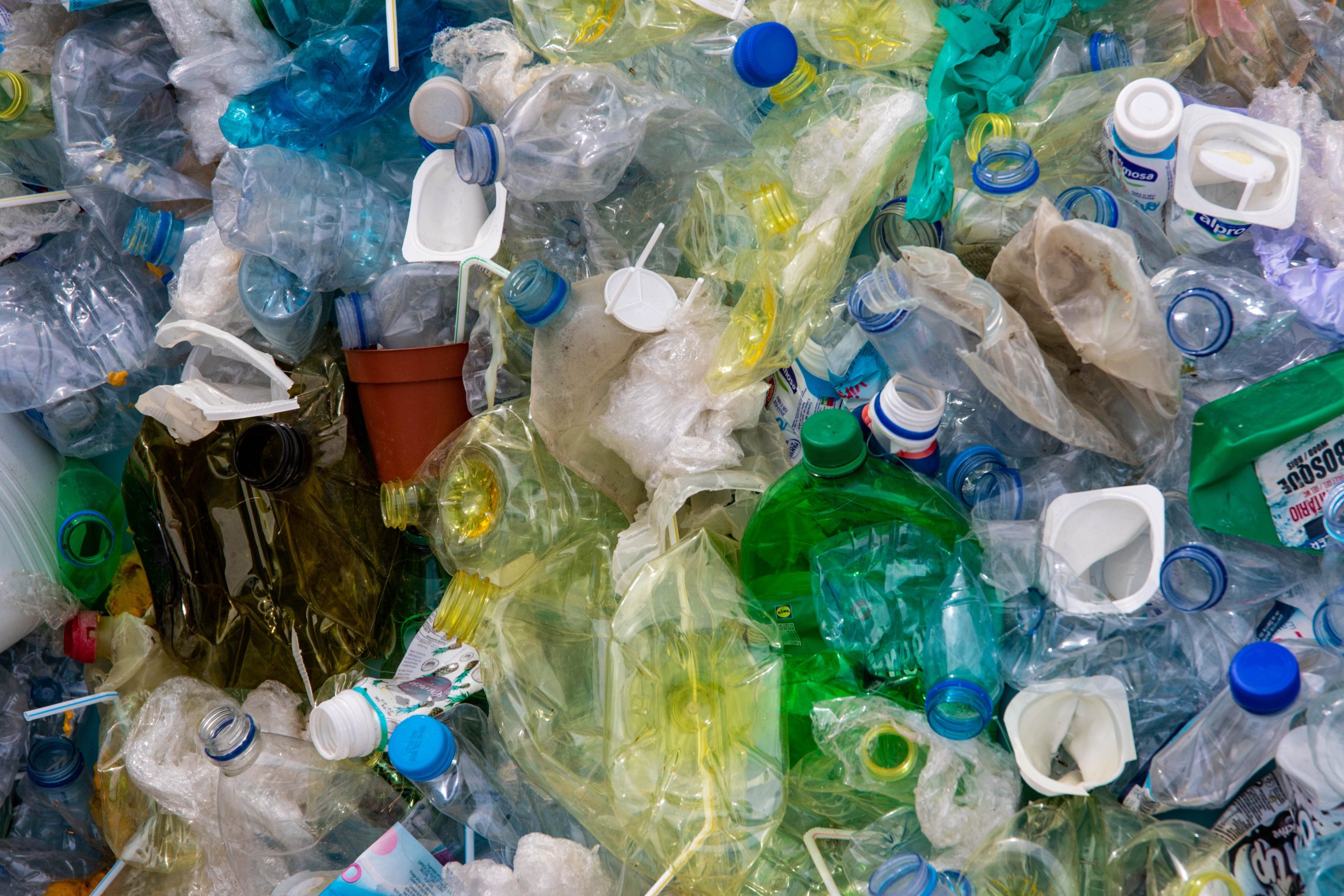 5 easy ways to reduce everyday plastic use