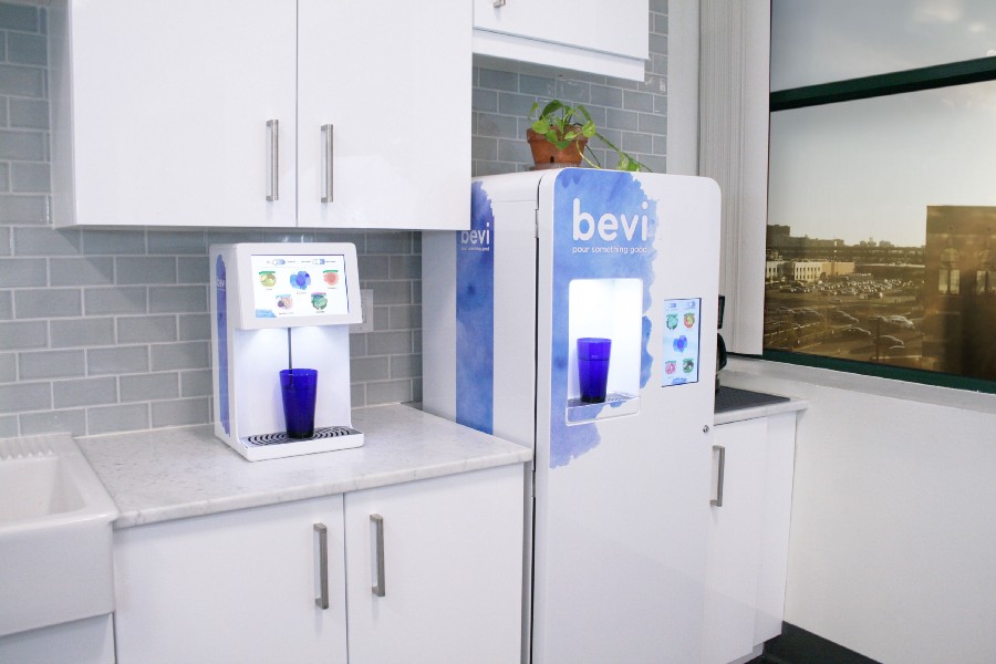 Bottleless water dispenser