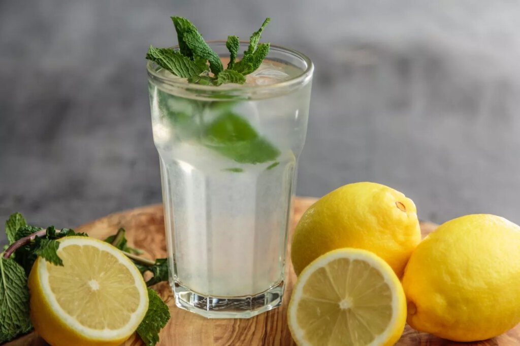 fresh lemonade with mint